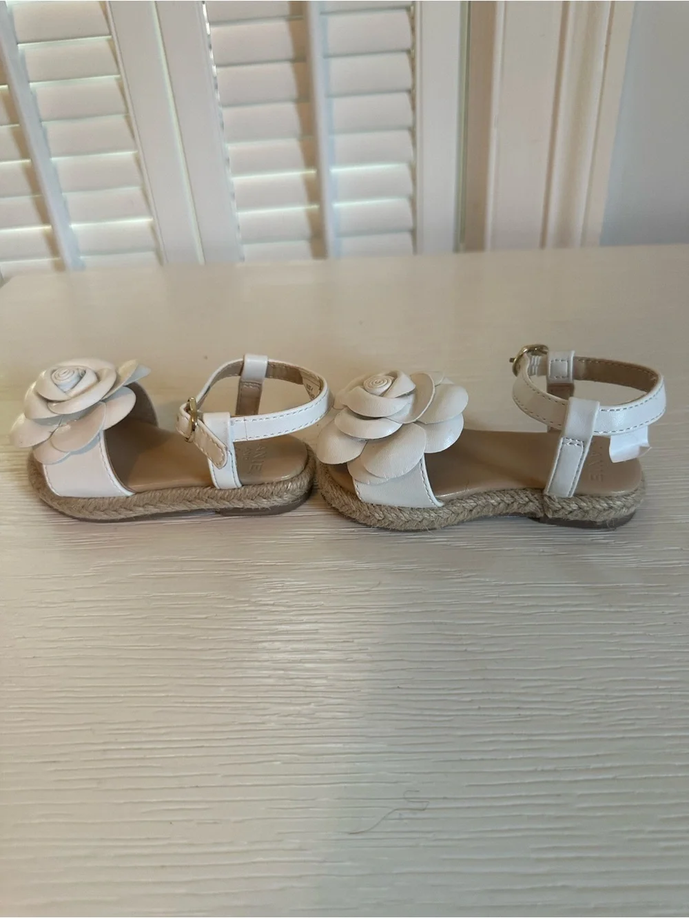 NWOT Janie and Jack White 3D Rose Flower Espadrille Sandals Size 4